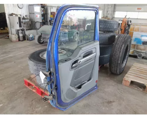 KENWORTH T680 DOOR ASSEMBLY, FRONT