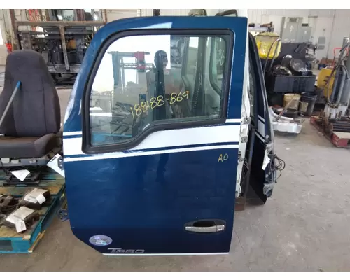 KENWORTH T680 DOOR ASSEMBLY, FRONT