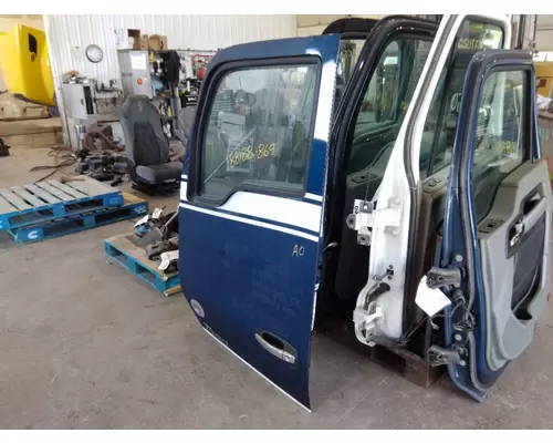 KENWORTH T680 DOOR ASSEMBLY, FRONT