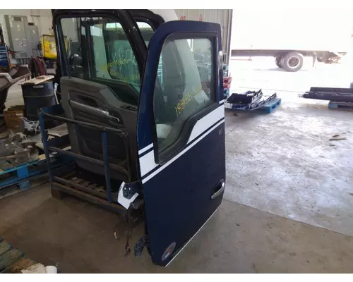 KENWORTH T680 DOOR ASSEMBLY, FRONT