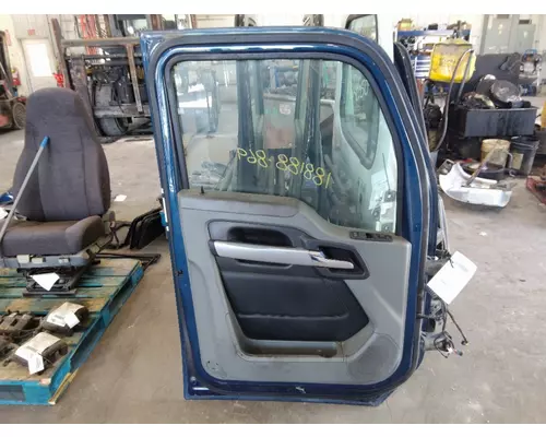 KENWORTH T680 DOOR ASSEMBLY, FRONT
