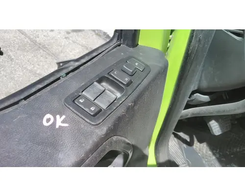 KENWORTH T680 DOOR ELECTRICAL SWITCH
