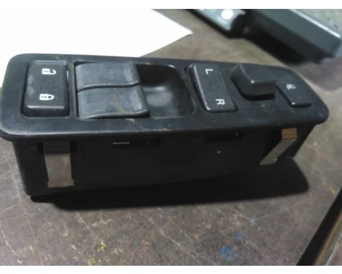 KENWORTH T680 DOOR ELECTRICAL SWITCH