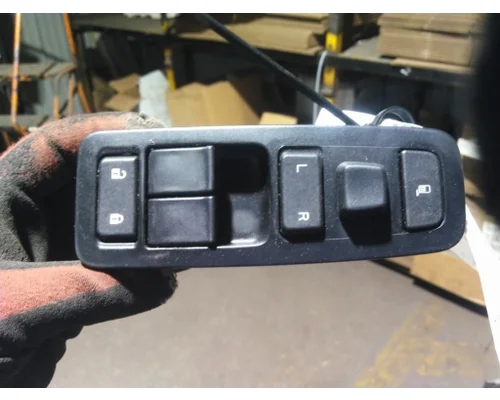 KENWORTH T680 DOOR ELECTRICAL SWITCH