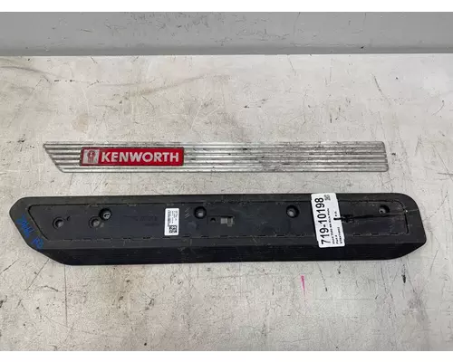 KENWORTH T680 Dash & Parts