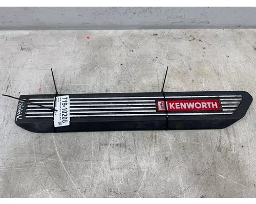 KENWORTH T680 Dash & Parts