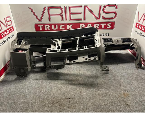 KENWORTH T680 Dash Assembly