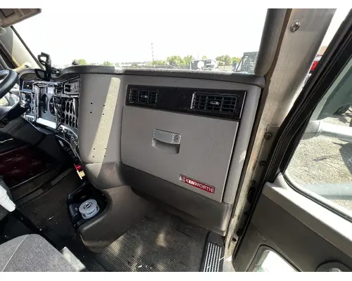 KENWORTH T680 Dash Assembly