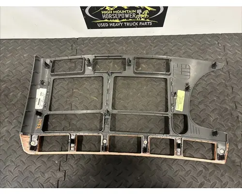 KENWORTH T680 Dash Panel