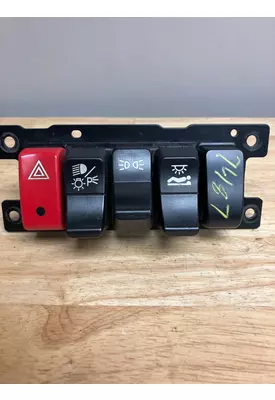 KENWORTH T680 Dash/Console Switch