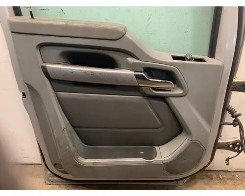 KENWORTH T680 Door Assembly, Front