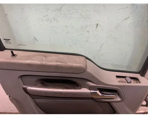 KENWORTH T680 Door Assembly, Front
