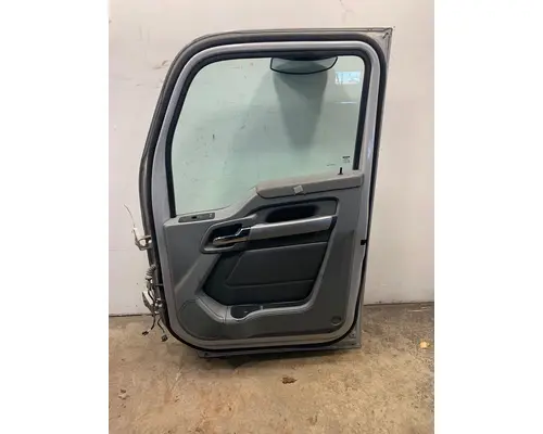 KENWORTH T680 Door Assembly, Front
