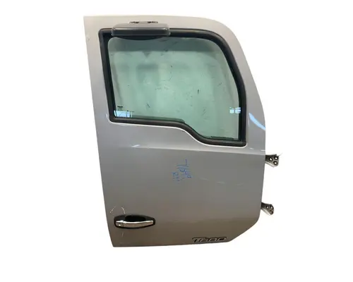 KENWORTH T680 Door Assembly, Front