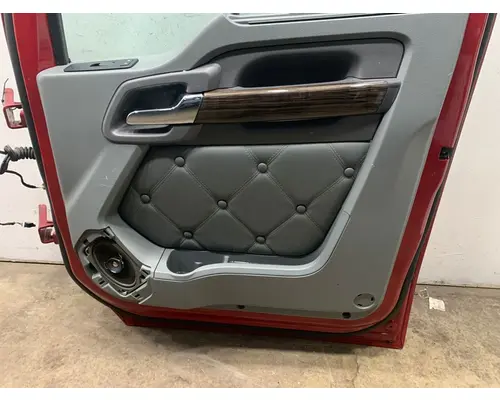 KENWORTH T680 Door Assembly, Front