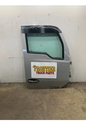 KENWORTH T680 Door Assembly, Front