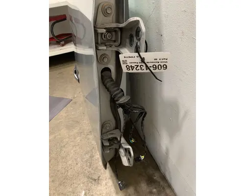 KENWORTH T680 Door Assembly, Front