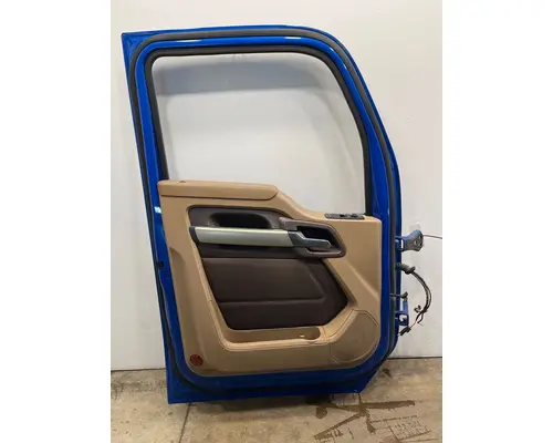 KENWORTH T680 Door Assembly, Front