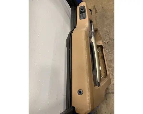 KENWORTH T680 Door Assembly, Front