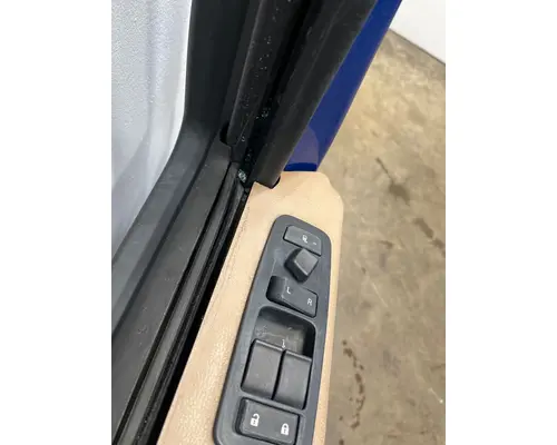 KENWORTH T680 Door Assembly, Front
