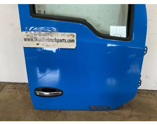 KENWORTH T680 Door Assembly, Front