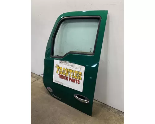 KENWORTH T680 Door Assembly, Front