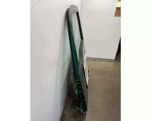 KENWORTH T680 Door Assembly, Front