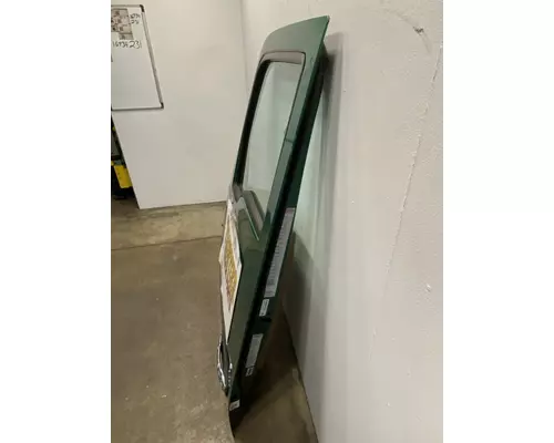 KENWORTH T680 Door Assembly, Front