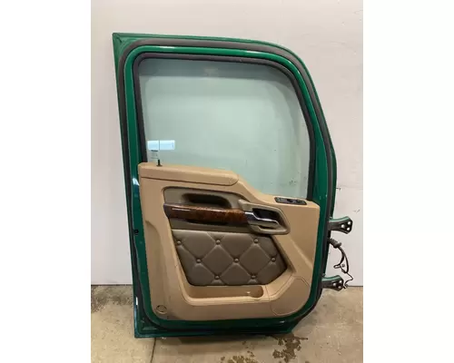 KENWORTH T680 Door Assembly, Front