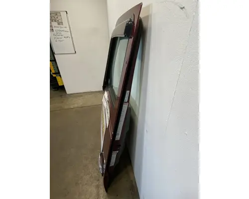 KENWORTH T680 Door Assembly, Front