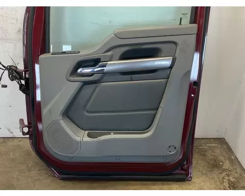 KENWORTH T680 Door Assembly, Front