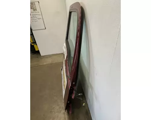 KENWORTH T680 Door Assembly, Front