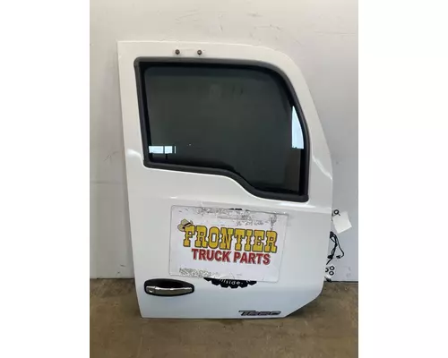 KENWORTH T680 Door Assembly, Front