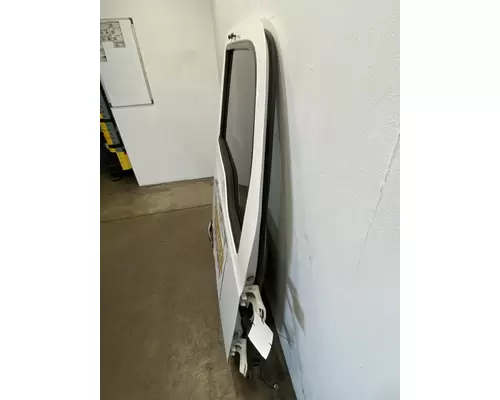 KENWORTH T680 Door Assembly, Front