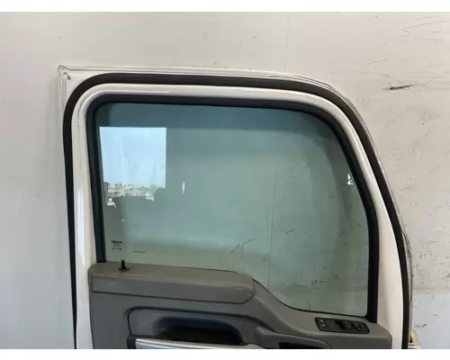 KENWORTH T680 Door Assembly, Front
