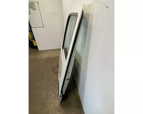 KENWORTH T680 Door Assembly, Front