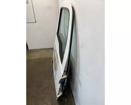 KENWORTH T680 Door Assembly, Front