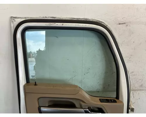 KENWORTH T680 Door Assembly, Front