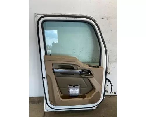 KENWORTH T680 Door Assembly, Front