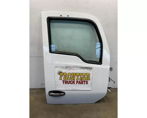 KENWORTH T680 Door Assembly, Front
