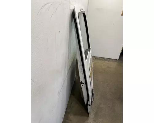 KENWORTH T680 Door Assembly, Front