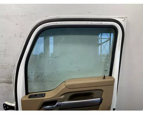 KENWORTH T680 Door Assembly, Front