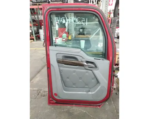 KENWORTH T680 Door Assembly, Front