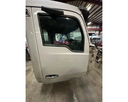 KENWORTH T680 Door Assembly, Front