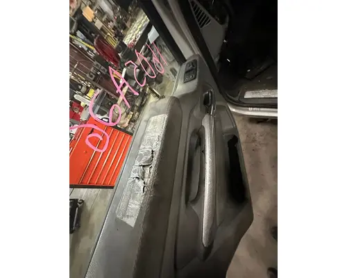 KENWORTH T680 Door Assembly, Front
