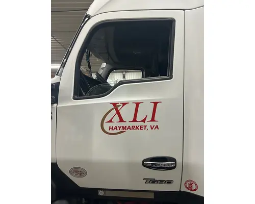 KENWORTH T680 Door Assembly, Front
