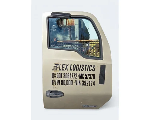 KENWORTH T680 Door Assembly, Front