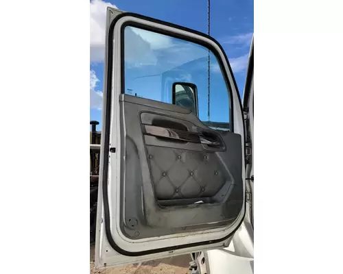 KENWORTH T680 Door Assembly, Front