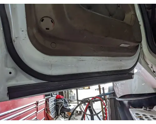 KENWORTH T680 Door Assembly, Front