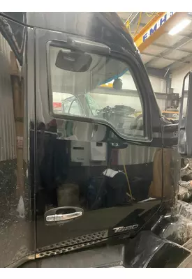 KENWORTH T680 Door Assembly, Front